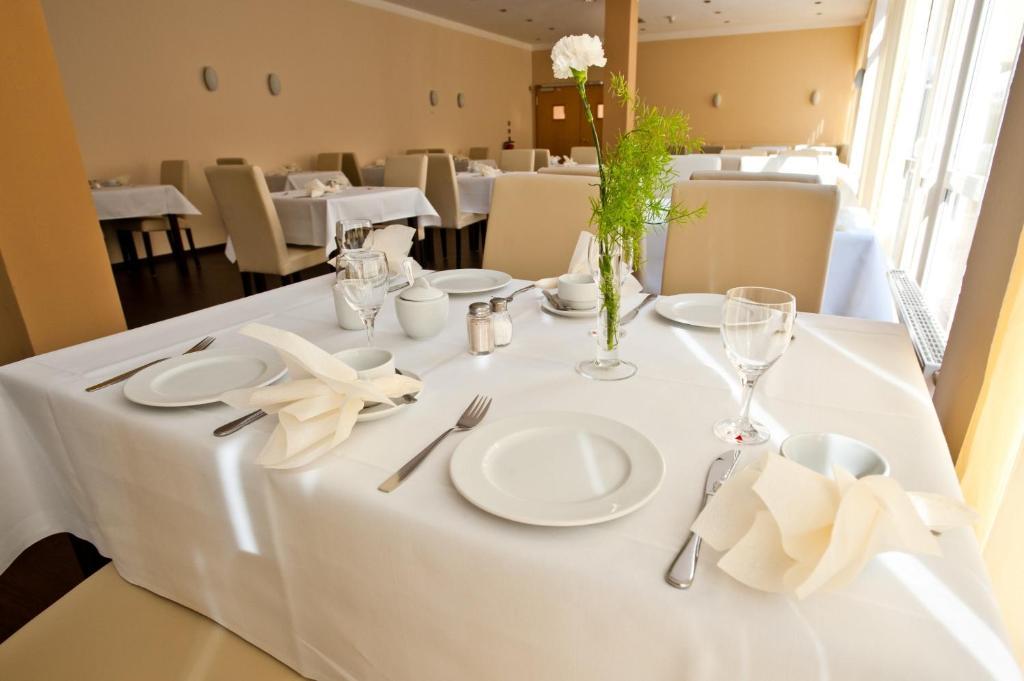 Sensconvent Hotel Michendorf Bagian luar foto